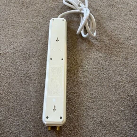 Prime Surge Protector Power Strip - Picture 3 of 5